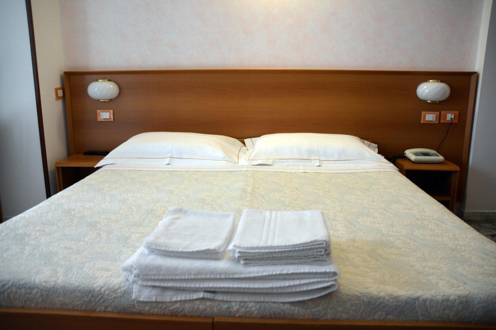 Hotel Corallo مونيلّي الغرفة الصورة